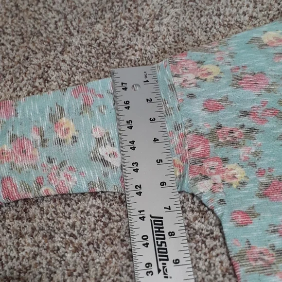 Open-back Floral Sweater - Picture 7 of 7